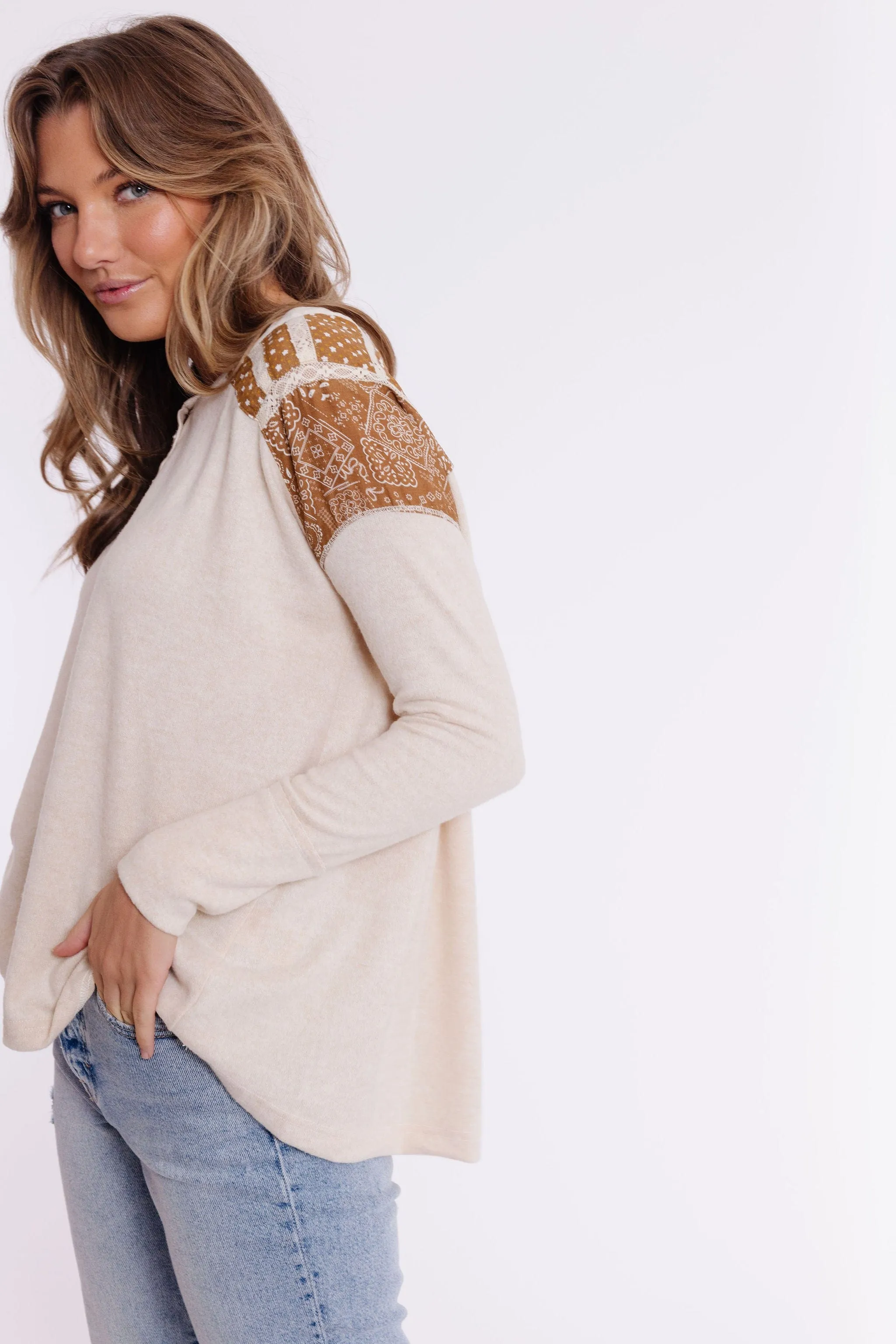Johnny Tee in Oatmeal
