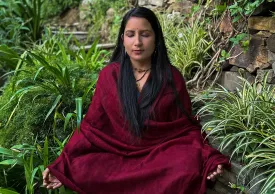 LAKSHMI - Authentic Pashmina Meditation Shawl - Burgundy