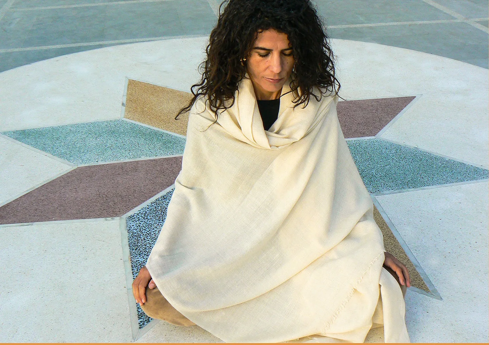 LAKSHMI - Authentic Pashmina Meditation Shawl - Cream