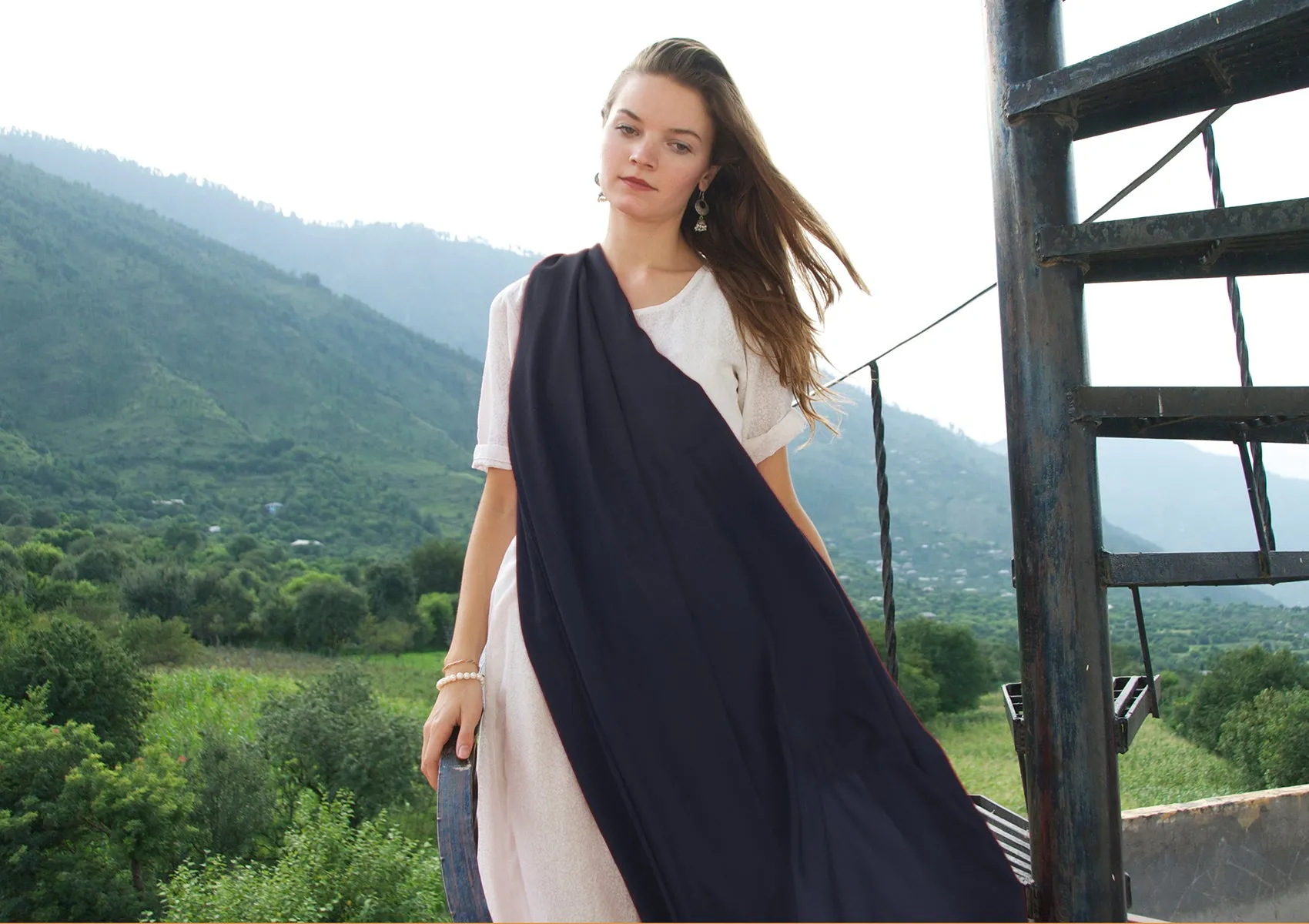 LAKSHMI - Authentic Pashmina Meditation Shawl - Navy
